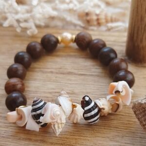 Shell Beaded Oil Diffuser Bracelet